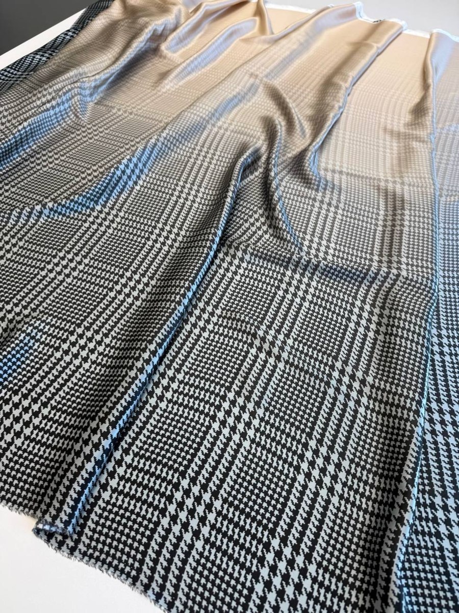 Натуральный шелк атласный для Mood Designer Fabrics, арт. 7403 — фото 4
