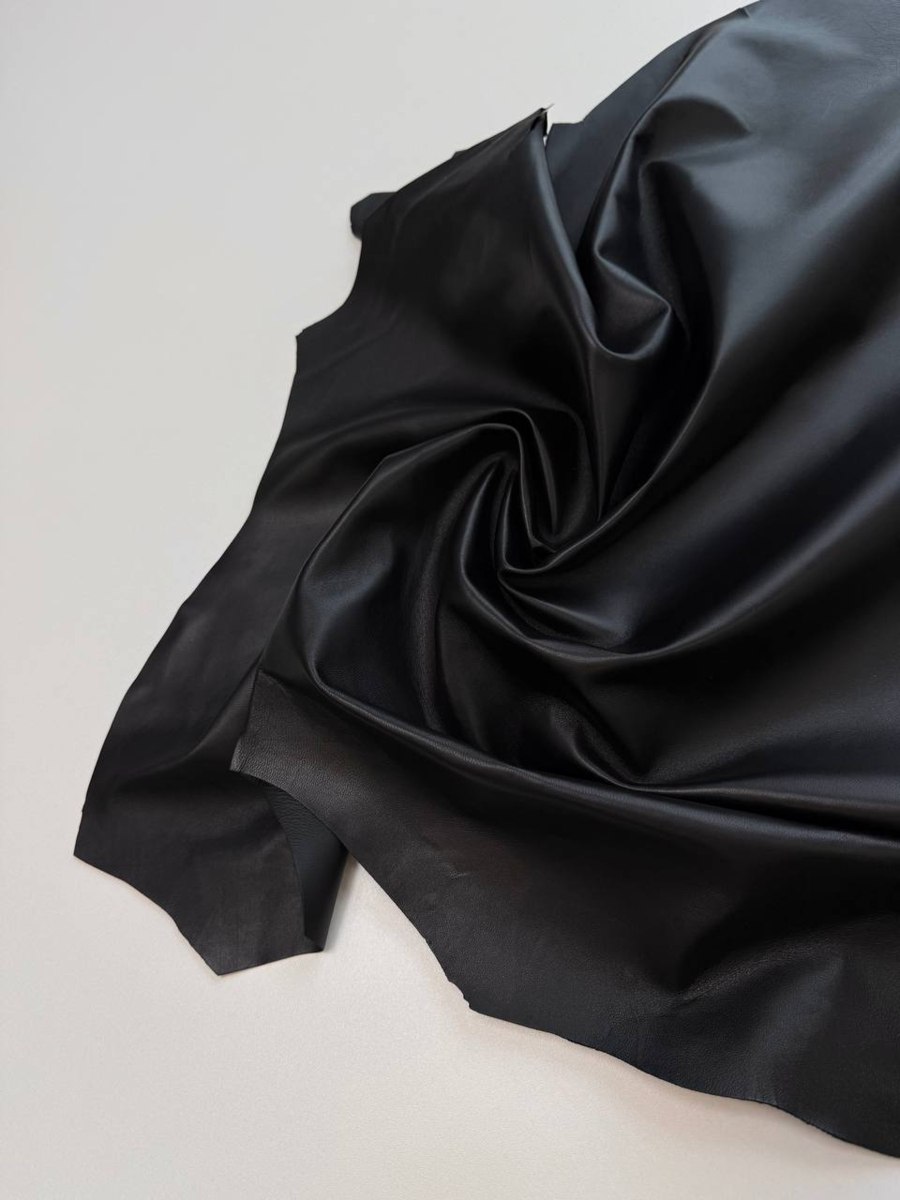 Натуральная кожа в шкурах (двухсторонняя) от Valentino, арт. Ш7521