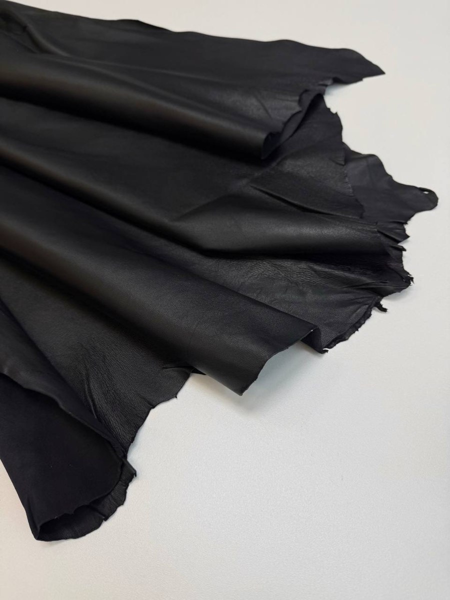 Натуральная кожа в шкурах от Valentino, арт. Ш7523