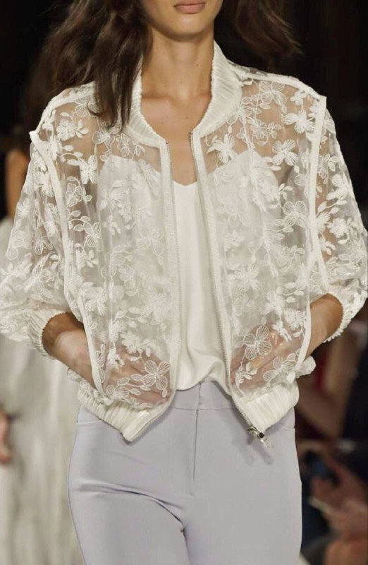 Вышивка на тюле от Blumarine, арт. 5683 — фото 2